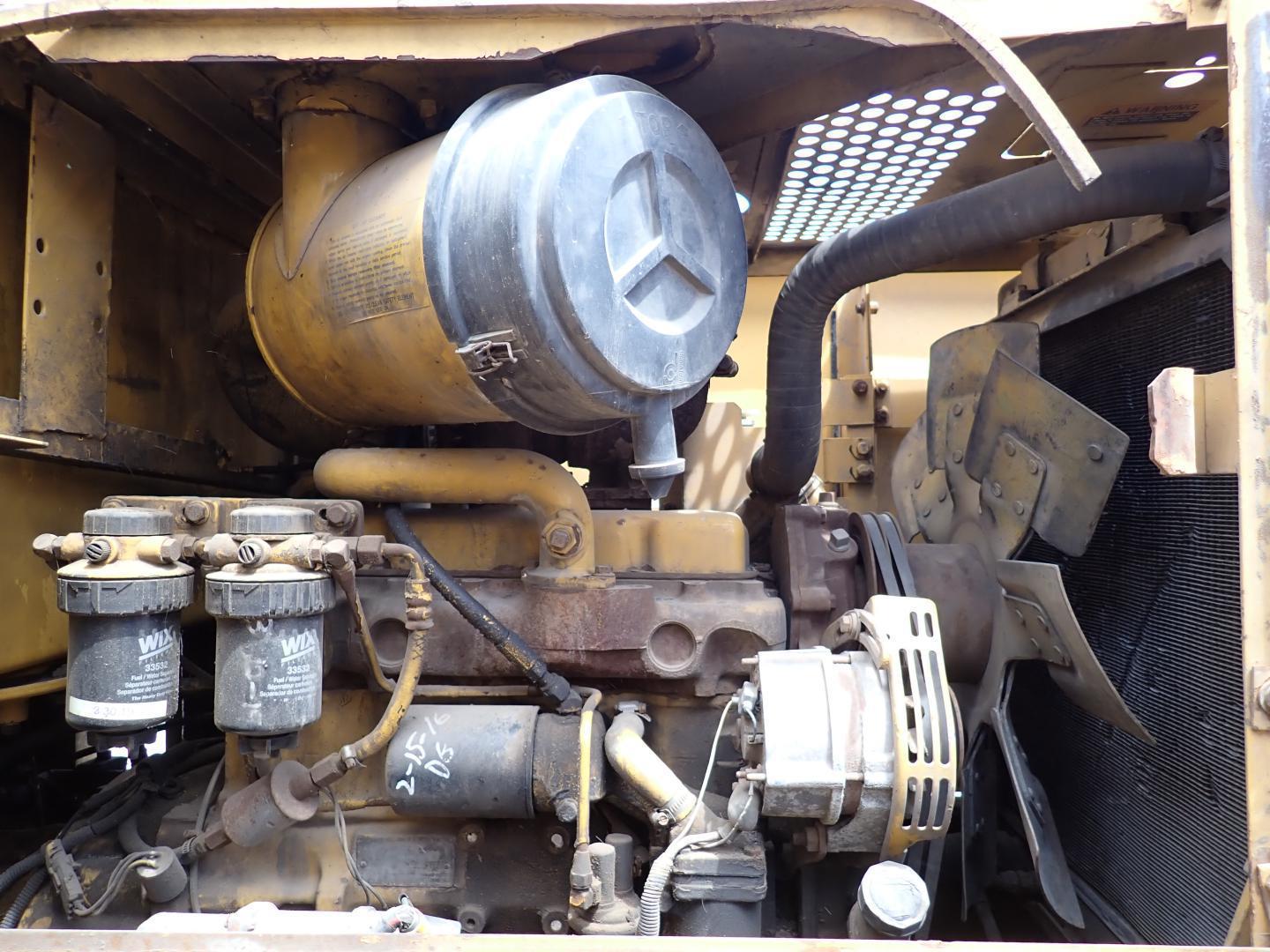 ./imagenes/INVOICE/2019/16696/CARGADOR FRONTAL JOHN DEERE_444H (7).JPG